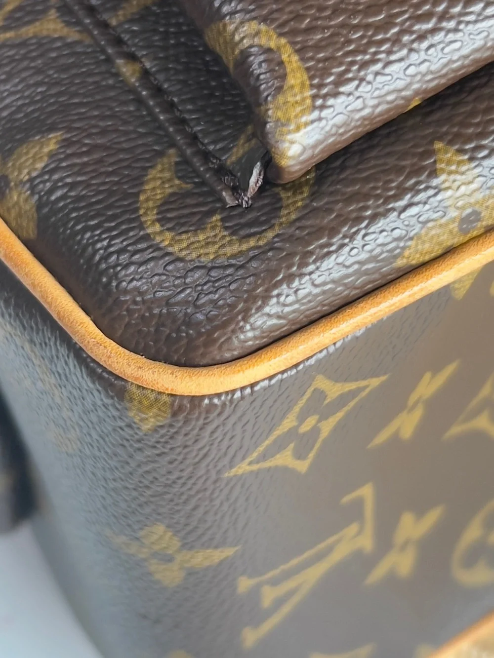 Authentic Louis Vuitton Multipli Cite Monogram